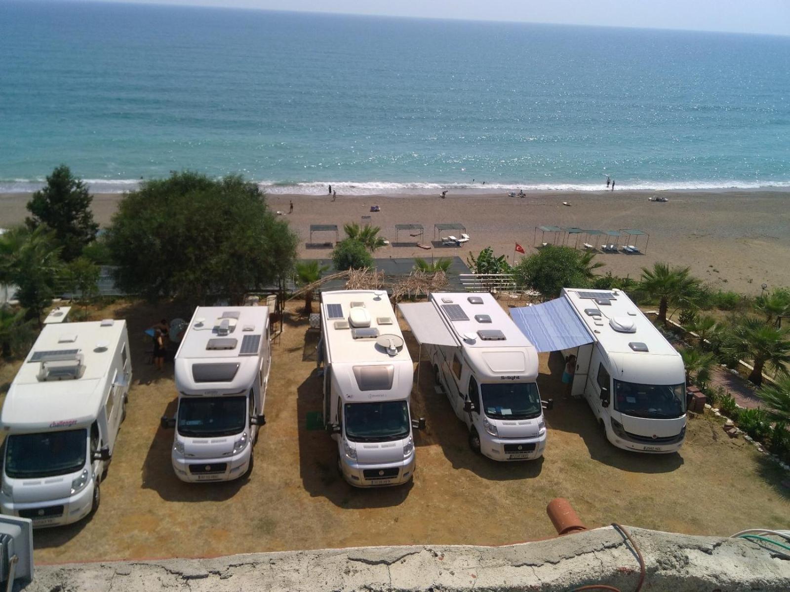 Mavi Cennet Camping Caravan Kızılot Exteriör bild